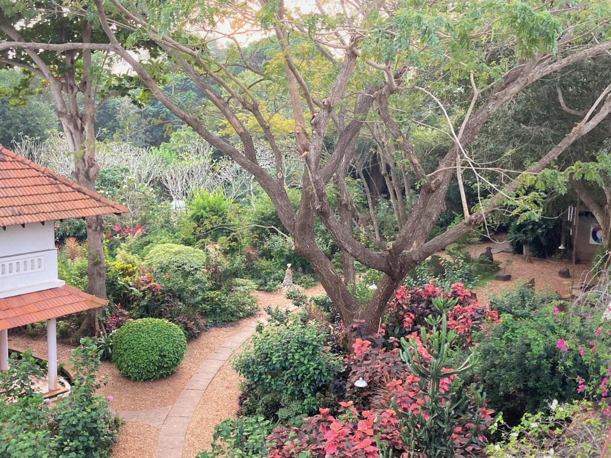 Gaia'S Garden Guest House Auroville Exterior photo