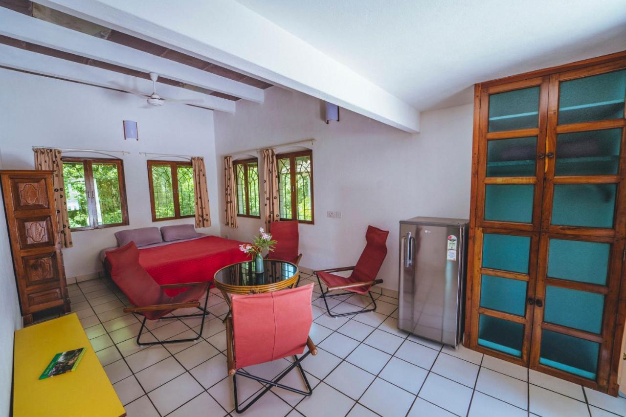 Gaia'S Garden Guest House Auroville Exterior photo