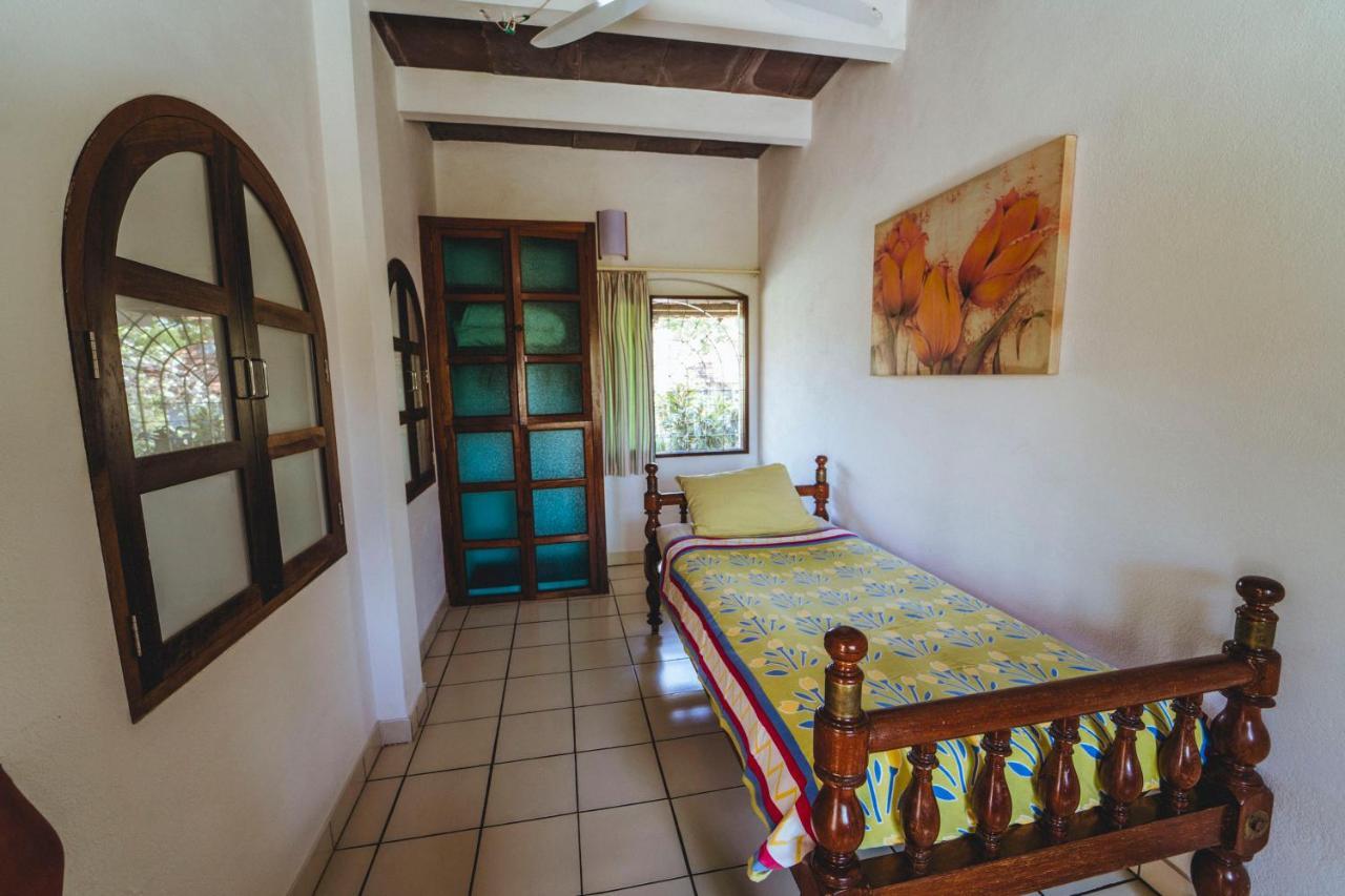 Gaia'S Garden Guest House Auroville Exterior photo