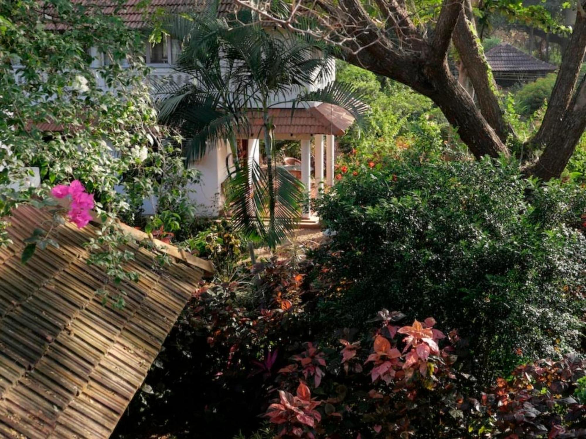 Gaia'S Garden Guest House Auroville Exterior photo