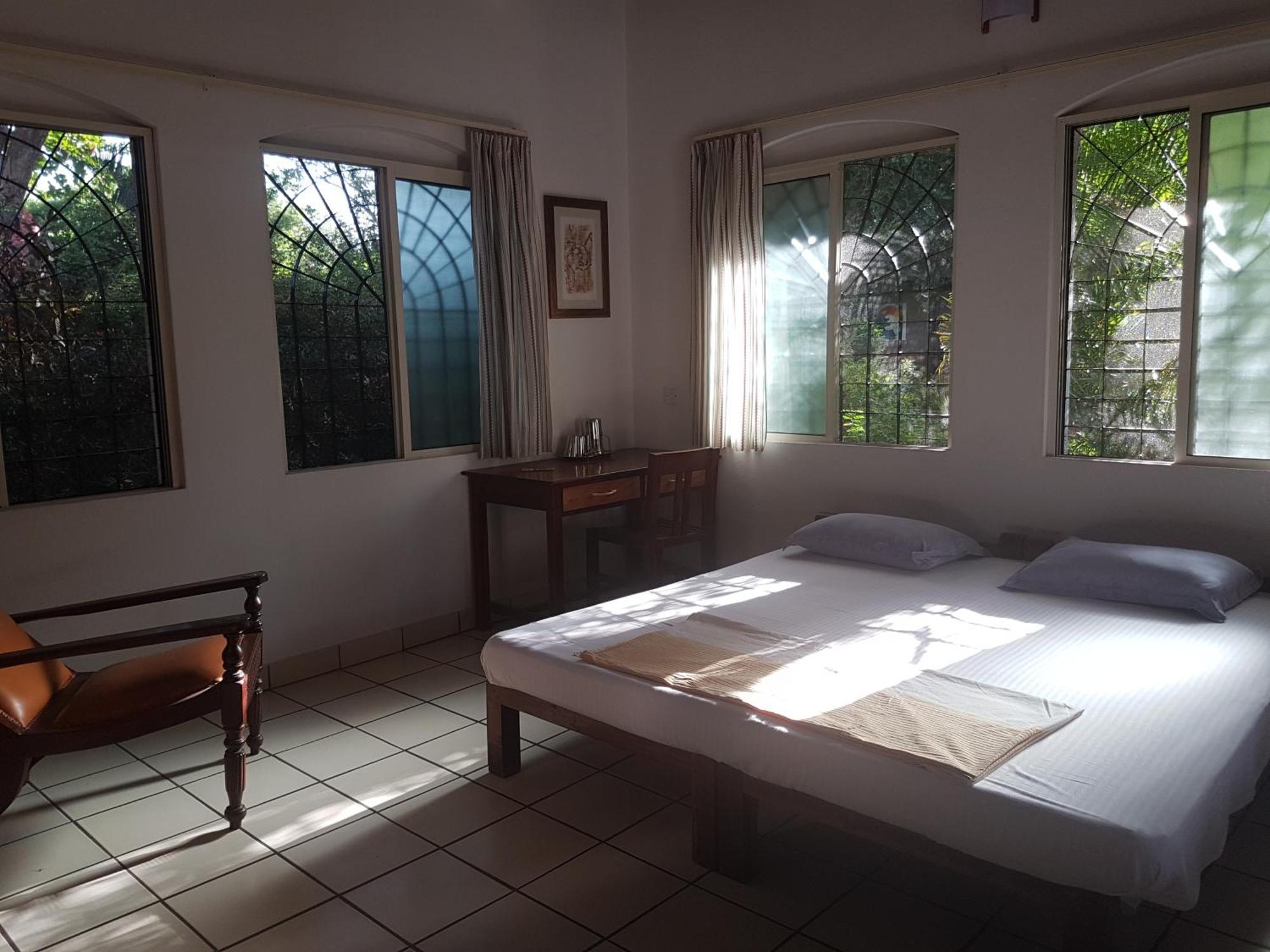 Gaia'S Garden Guest House Auroville Room photo